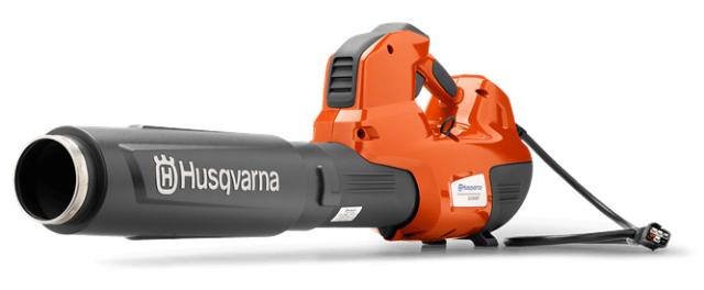 HUSQVARNA KAMPAGNE 530iBX Løvblæser med Hoftepude IPx4 inkl. 2 stk. Batterier og Lader