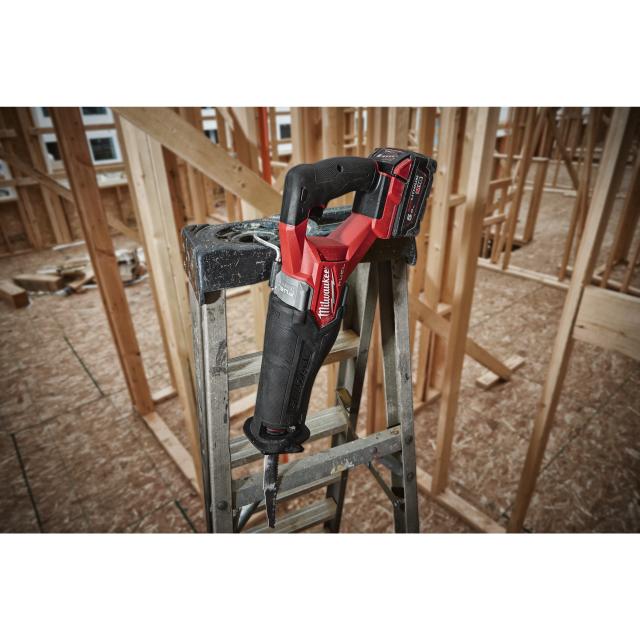 Milwaukee M18 FSZ-0X M18 FUEL™ Bajonetsav med kulfri POWERSTATE™ motor u/Batterier og Lader